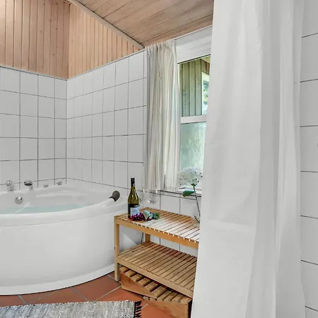 Hébergement de vacances Rylen Romo Xi *